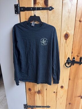 Women’s  Long Sleeve Crew Neck Shirt - Black